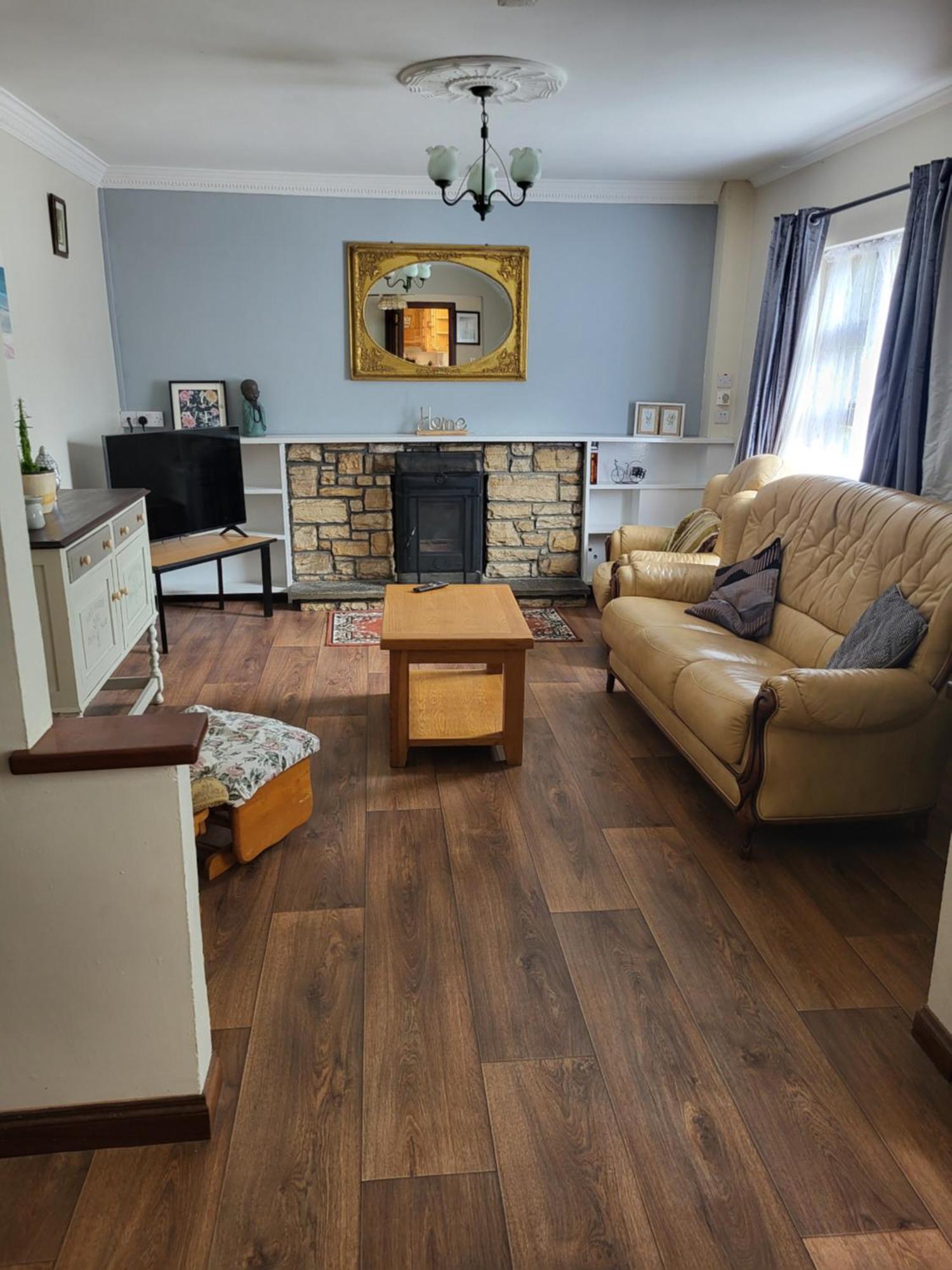 Bluebell Apartment Sleeps 7 Only Let As Whole Apartment Blennerville Buitenkant foto